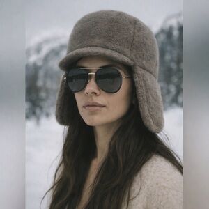 Kendall + Kylie Jules Aviator Sunglasses 🕶 Black/Gold